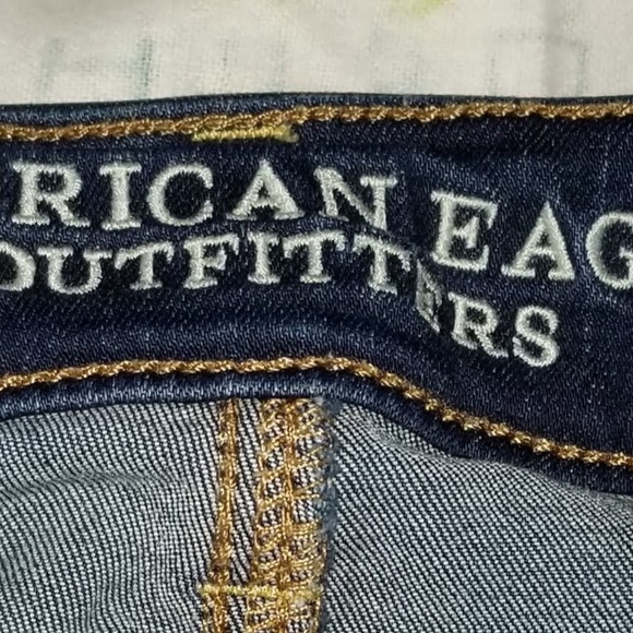 American Eagle Outfitters Distressed Jeans - Picture 4 of 7